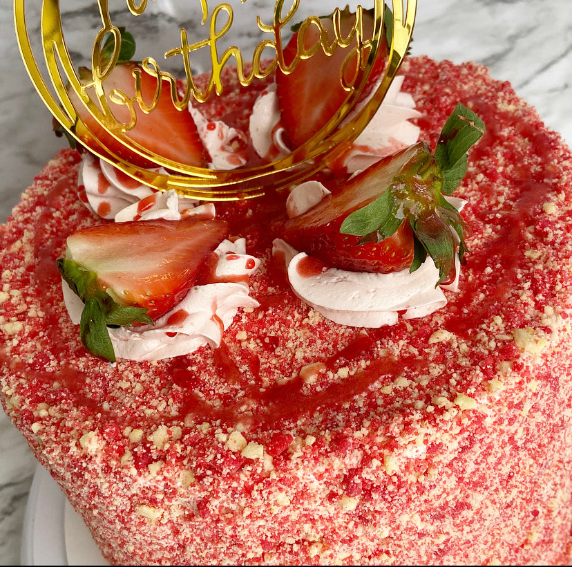 Thanksgiving 2022 Strawberry Crunch Cake